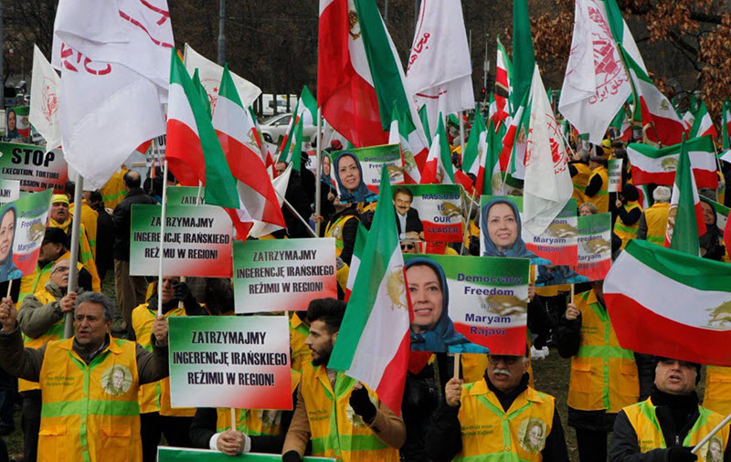 Iranians-Rally-Outside-Warsaw