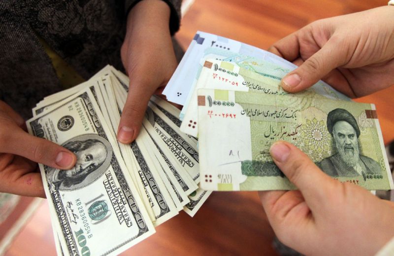 Regime's Plan to Abolish the '42,000-Rial Exchange Rate' Will Have Devastating Repercussions for Iranians