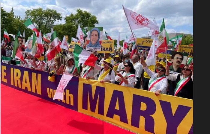 Thousands of freedom-loving Iranians rallied in Berlin on Saturday, July 23, to voice their support for the Iranian opposition PMOI/MEK and Resistance Units inside Iran.