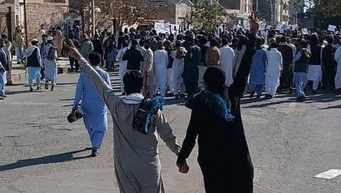 According to latest reports protesters in at least 282 cities throughout Iran’s 31 provinces have taken to the streets for 142 days now seeking to overthrow the mullahs’ regime. Over 750 have been killed by regime security forces and at least 30,000 arrested, via sources affiliated to the Iranian opposition PMOI/MEK.