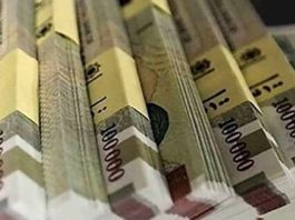 On May 31, state-run Khabar-online painted a stark picture of Iran's economic woes, suggesting inflation could reach historic three-digit heights, unseen for 78 years.