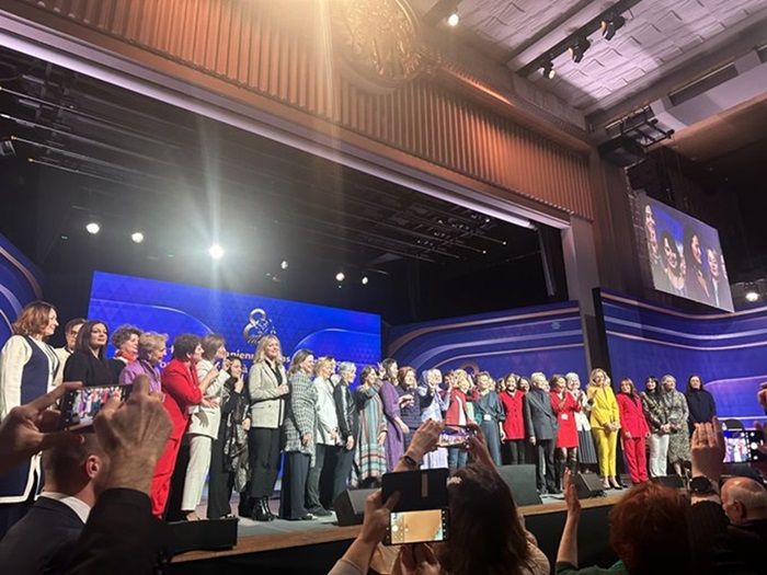 Bergen's speech painted a vivid picture of the bravery and resilience of Iranian women, who, despite facing immense adversity, continue to lead with love, bravery, and hope.