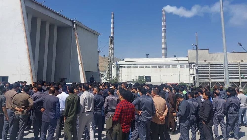 In cities including Tabriz, Sanandaj, and Bijar, retirees and pensioners from the Telecommunications Company of Iran (TCI) held protest rallies.