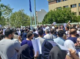 For more than two weeks, Iranian nurses have been protesting against harsh working conditions and unpaid wages.