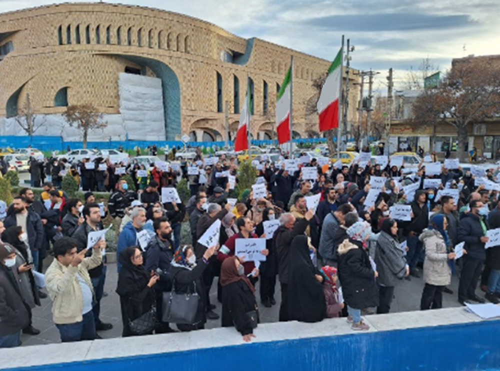 As demonstrations continue, authorities have also installed roadblocks at historic sites like Persepolis ahead of Cyrus the Great Day on October 29, barring Iranian citizens from entry.